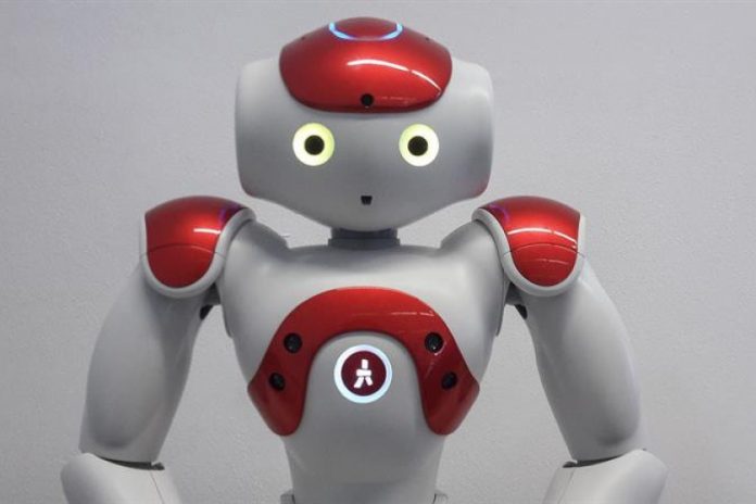 Gardelito-el-primer-robot-cognitivo-fabricado-en-Argentina-696x464