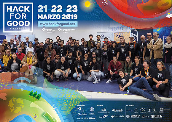 Foto de familia de los participantes en HackForGood Canarias 2019